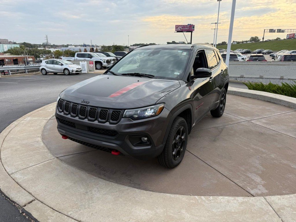 Used 2023 Jeep Compass Trailhawk AWD/4WD image 11