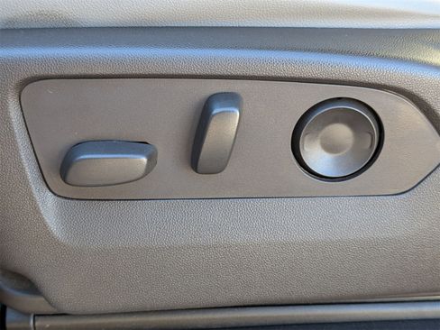 Used 2021 Chevrolet Tahoe LT w/ LT Signature Package image 16