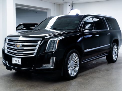 Used 2019 Cadillac Escalade ESV Platinum image 3