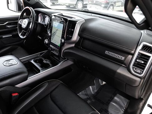 Used 2022 RAM 1500 Laramie AWD/4WD image 9
