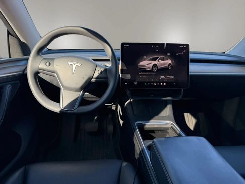 Used 2023 Tesla Model Y Long Range AWD/4WD image 20