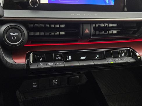 Used 2024 Toyota Prius Prime FWD image 19
