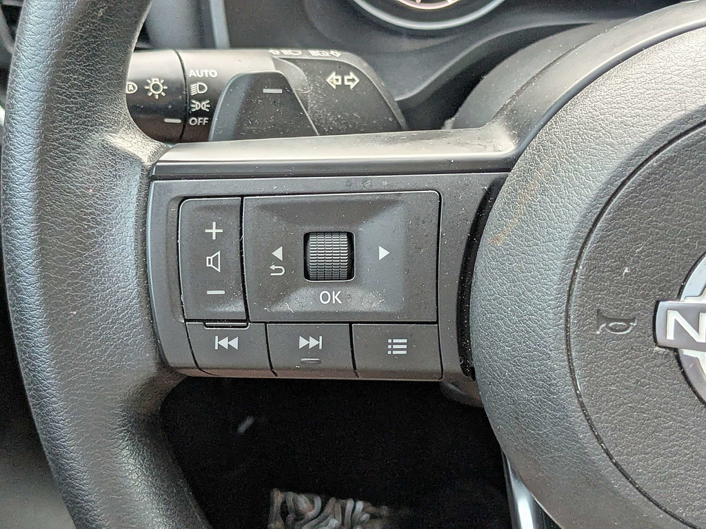 Used 2023 Nissan Rogue S FWD image 27