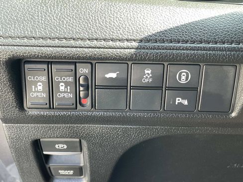 Certified 2023 Honda Odyssey Touring image 11