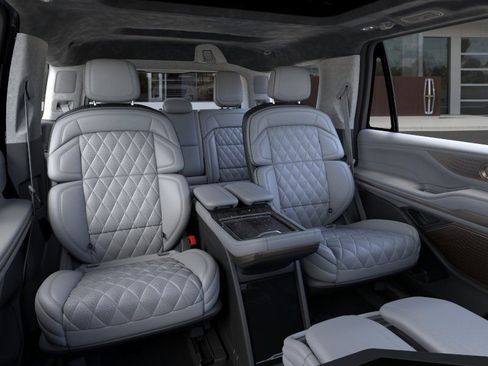 New 2026 Lincoln Navigator Black Label w/ Black Label Special Edition AWD/4WD image 12