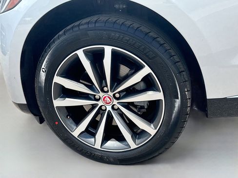 Used 2022 Jaguar F-PACE S AWD/4WD image 42