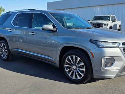 Used 2023 Chevrolet Traverse Premier AWD/4WD image 3