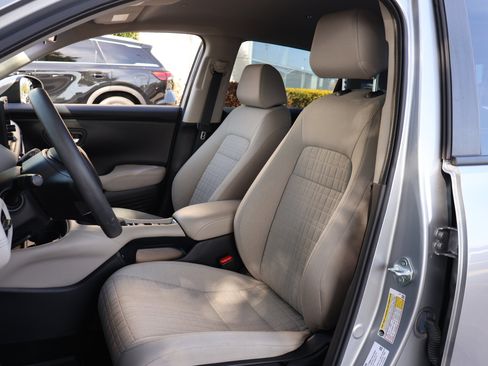 Used 2023 Honda HR-V LX image 2