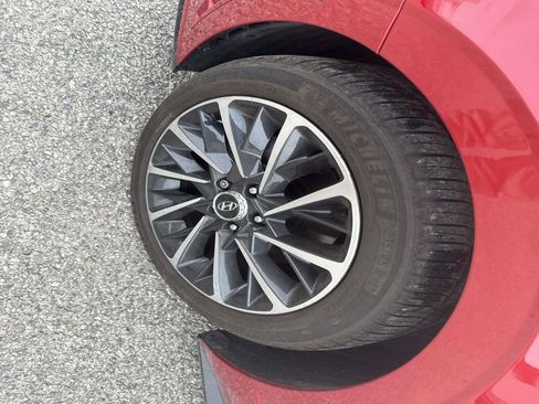 Used 2021 Hyundai Sonata Limited w/ Preferred Accessory Package image 11