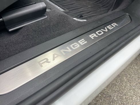 Certified 2024 Land Rover Range Rover Evoque Dynamic SE image 38