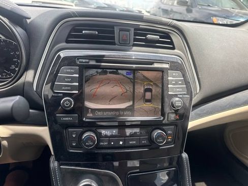 Used 2023 Nissan Maxima Platinum w/ Sport Mat Group FWD image 16