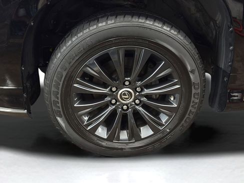 Used 2023 Lexus GX 460 Luxury w/ Sport Design Package AWD/4WD image 24