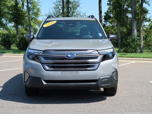 Used 2026 Subaru Forester Premium AWD/4WD image 2