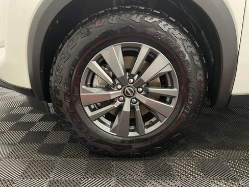 Used 2022 Nissan Pathfinder SV w/ SV Premium Package AWD/4WD image 10