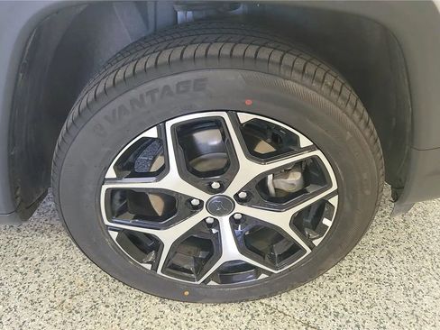Used 2025 Jeep Compass Limited AWD/4WD image 13