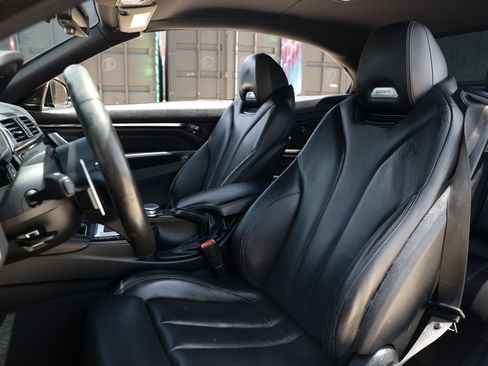Used 2016 BMW M4 Convertible RWD image 10