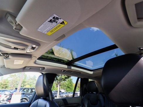 Used 2020 Volvo XC90 T5 Momentum w/ Protection Package image 40