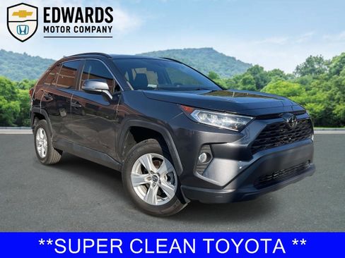 Used 2021 Toyota RAV4 XLE image 1