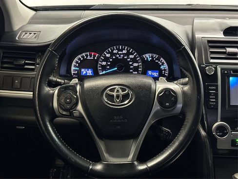 Used 2014 Toyota Camry SE w/ Moonroof Package FWD image 14