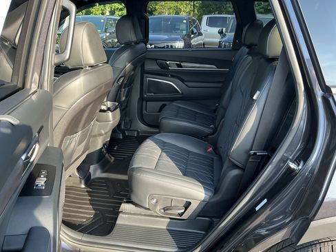 Certified 2025 Kia Telluride SX Prestige X-Line AWD/4WD image 10