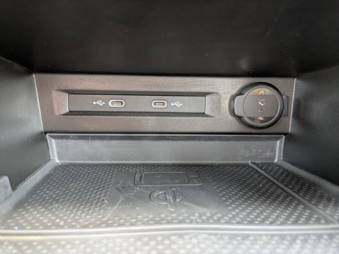 Certified 2023 Volkswagen Tiguan SE image 22