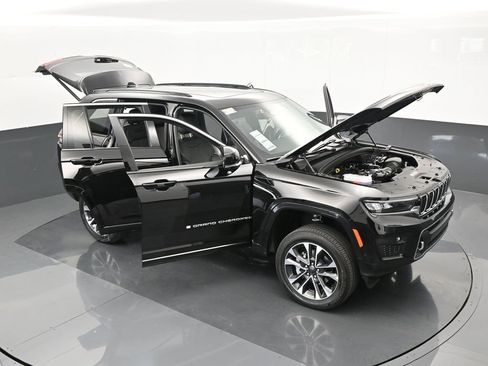Used 2024 Jeep Grand Cherokee Overland w/ Luxury Tech Group IV image 63