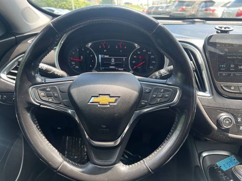 Used 2018 Chevrolet Malibu LT FWD image 19