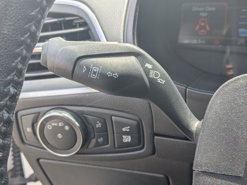 Used 2022 Ford Edge Titanium w/ Equipment Group 301A AWD/4WD image 18