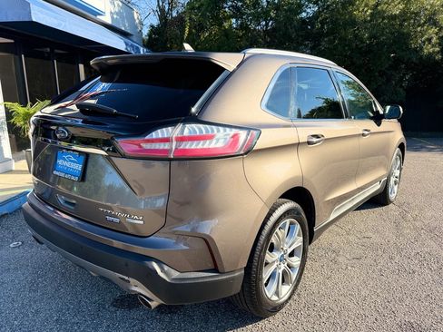 Used 2019 Ford Edge Titanium AWD/4WD image 3