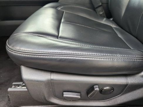 Used 2024 Ford Expedition XLT image 23