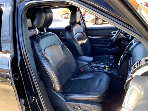 Used 2018 Ford Explorer Limited w/ Equipment Group 301A image 8
