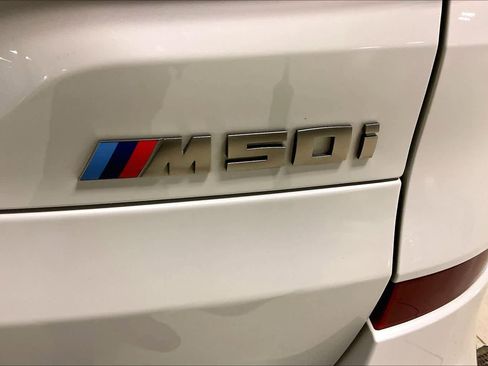 Used 2021 BMW X5 M50i w/ Executive Package image 10