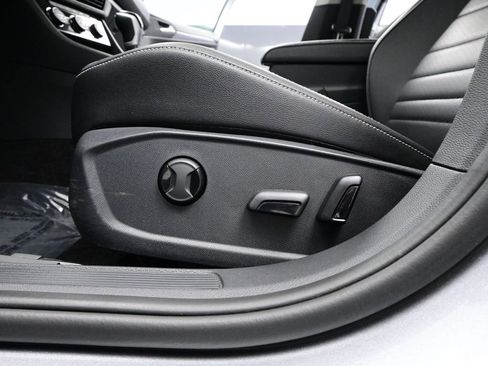 Used 2024 Volkswagen Jetta SE w/ Panoramic Sunroof Package image 12