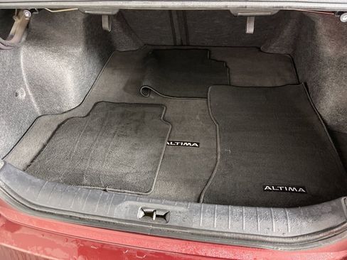 Used 2024 Nissan Altima 2.5 SV image 9