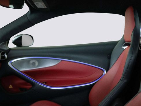 Used 2023 McLaren Artura image 19