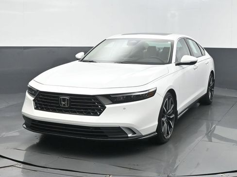 Certified 2023 Honda Accord Touring image 7