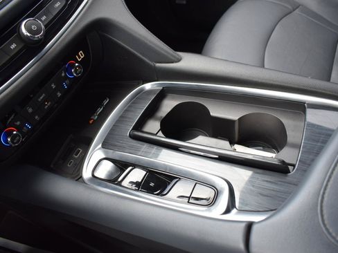 Used 2022 Buick Enclave Premium FWD image 35
