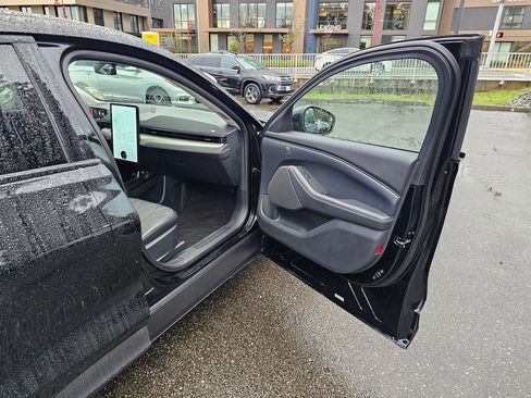 Used 2021 Ford Mustang Mach-E Select image 24