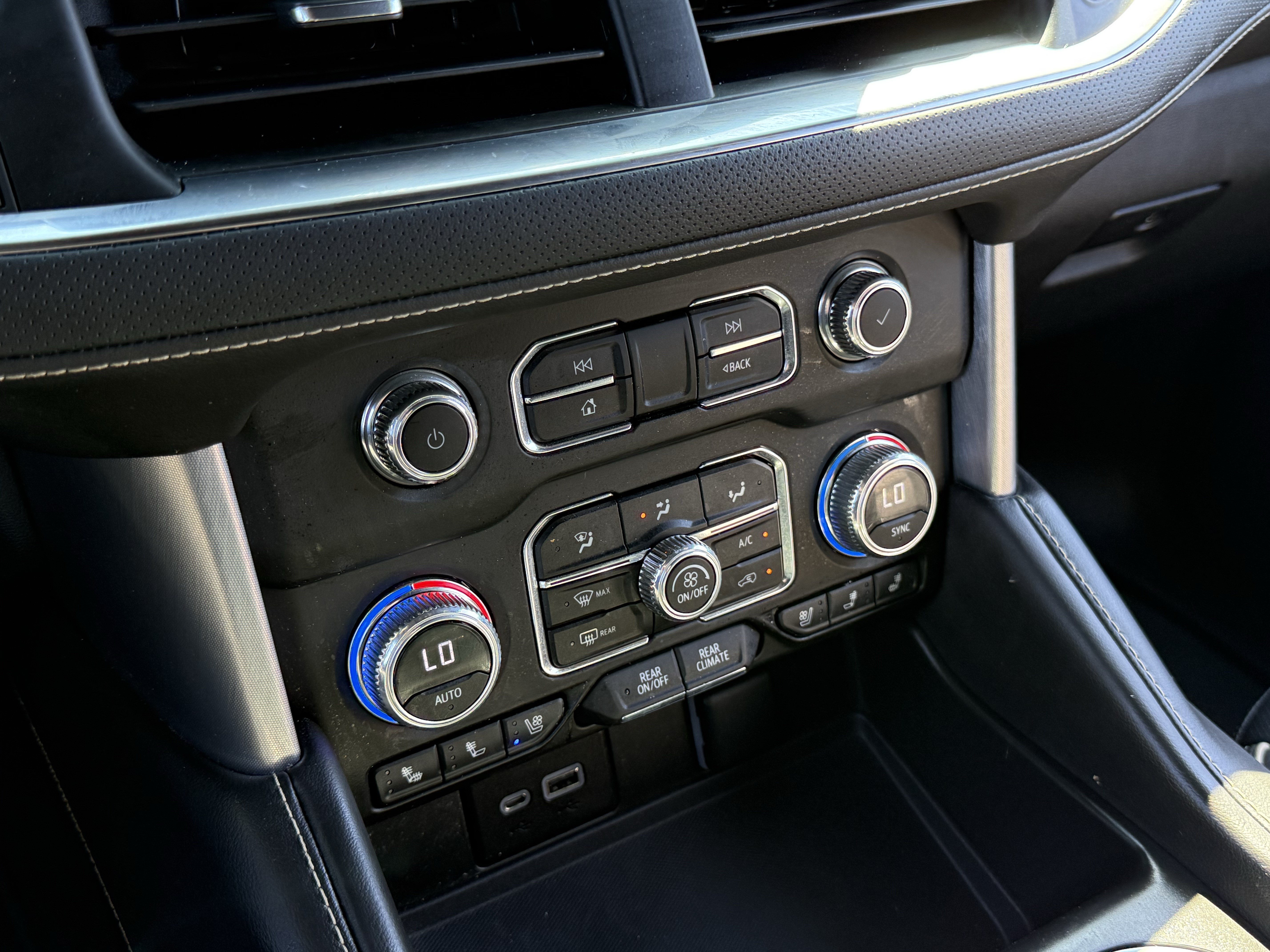 Used 2023 GMC Yukon SLT RWD image 34