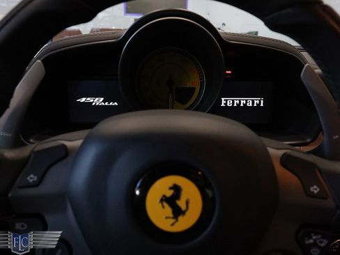 Used 2014 Ferrari 458 Italia Coupe RWD image 40