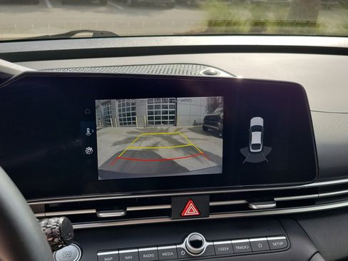 Used 2022 Hyundai Elantra Limited FWD image 22