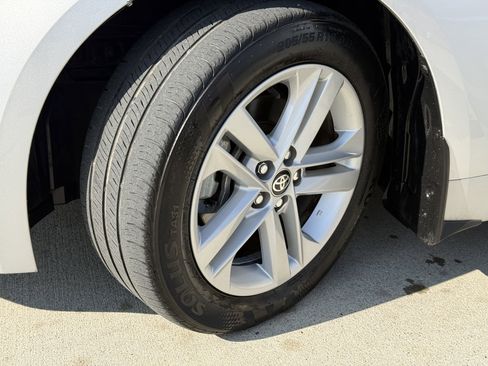 Used 2019 Toyota Corolla SE image 18