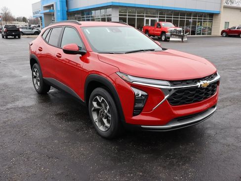 New 2026 Chevrolet Trax LT w/ LT Convenience Package image 2