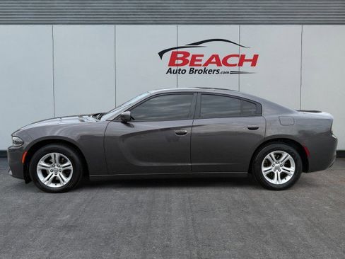 Used 2021 Dodge Charger SXT w/ Leather Interior Group image 5