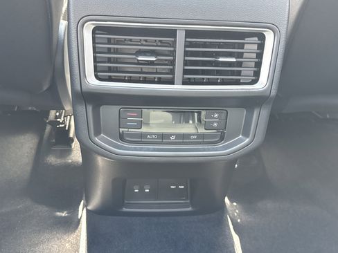 New 2026 Volkswagen Atlas SE image 24