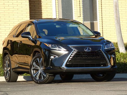Used 2018 Lexus RX 350L FWD image 3