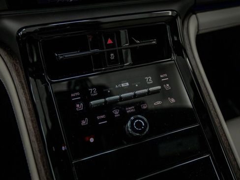 Used 2024 Porsche Panamera 4 image 22