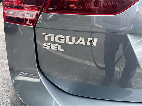 Used 2018 Volkswagen Tiguan SEL FWD image 10