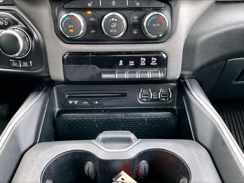 Used 2019 RAM 1500 Big Horn AWD/4WD image 16