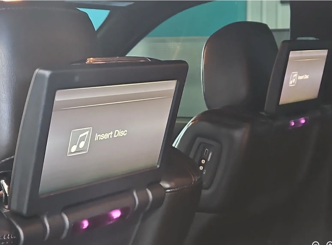 Used 2021 Dodge Durango R/T w/ Premium Interior Group RWD image 17